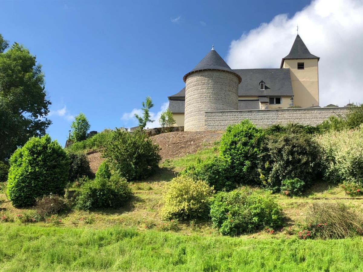 Chateau Porthos Tranquillite Des Pyrenees Lanne-en-Baretous Exteriör bild