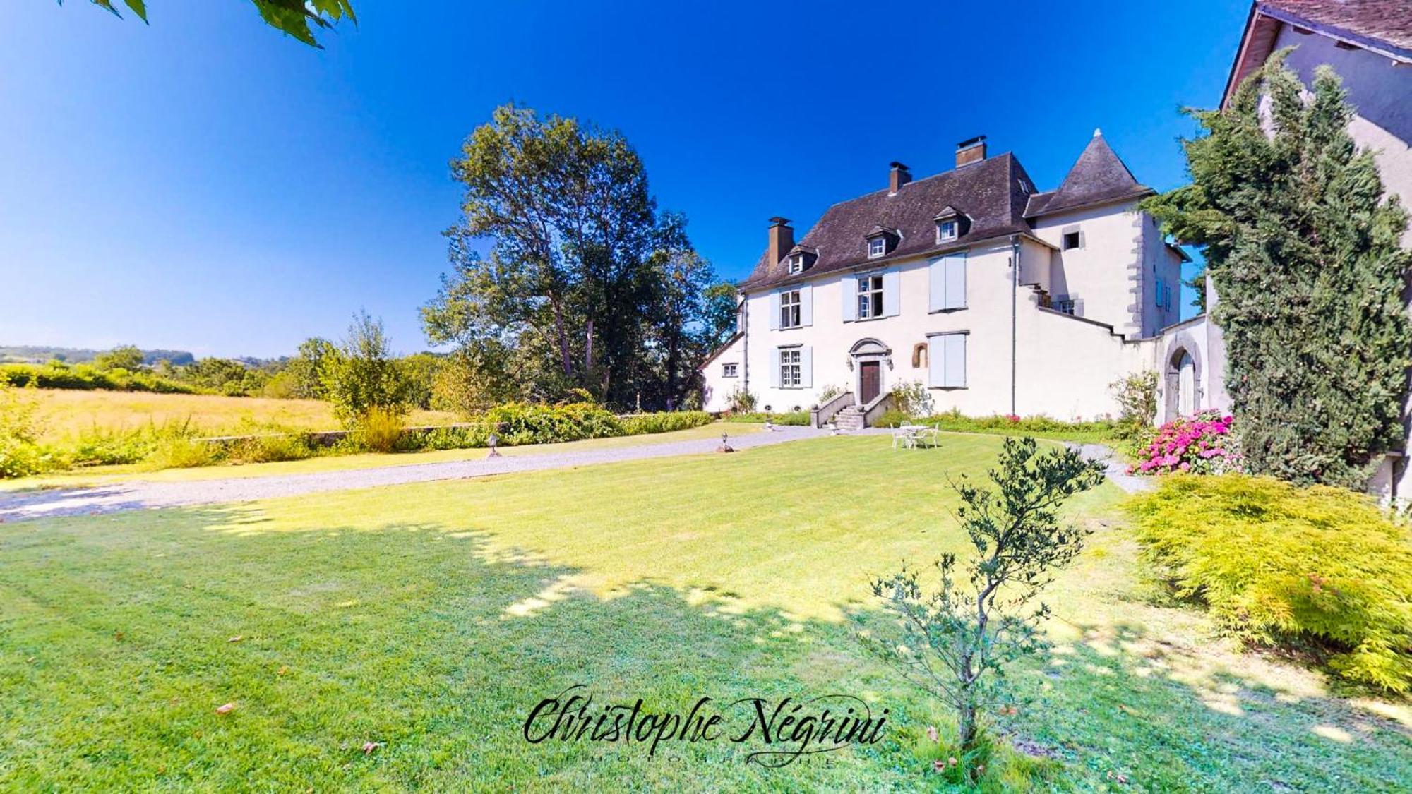Chateau Porthos Tranquillite Des Pyrenees Lanne-en-Baretous Exteriör bild