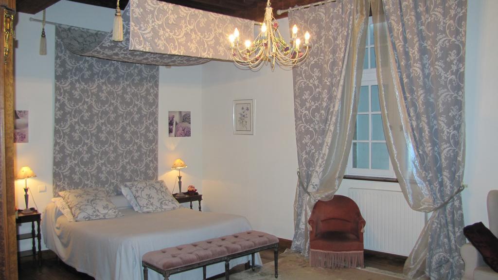 Chateau Porthos Tranquillite Des Pyrenees Lanne-en-Baretous Rum bild
