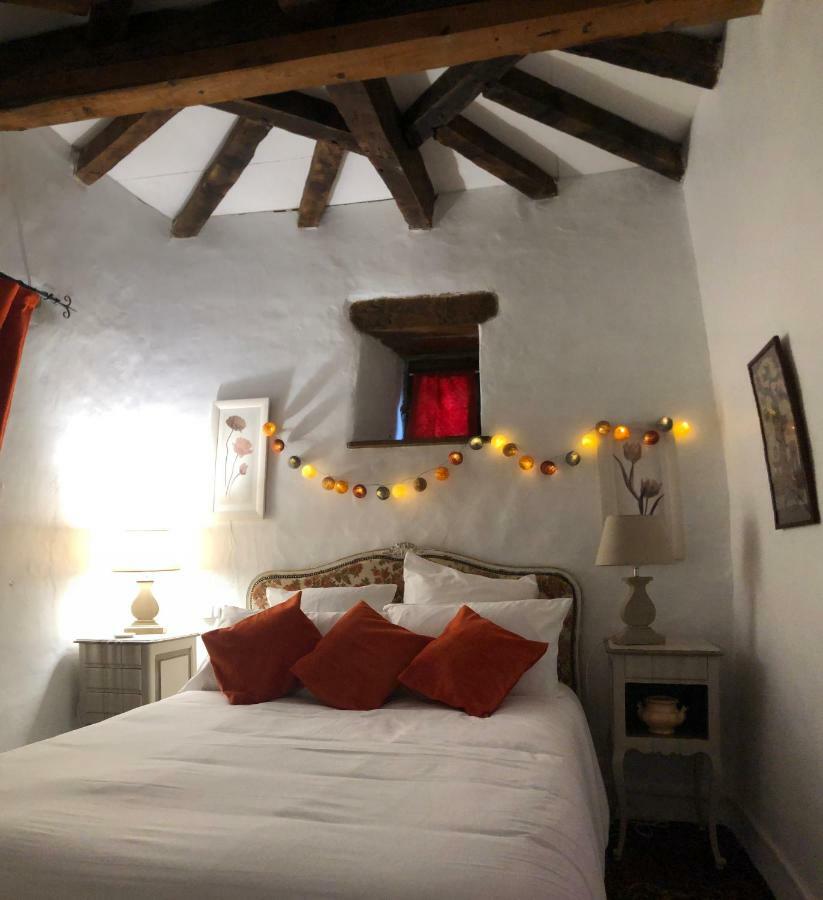 Chateau Porthos Tranquillite Des Pyrenees Lanne-en-Baretous Exteriör bild